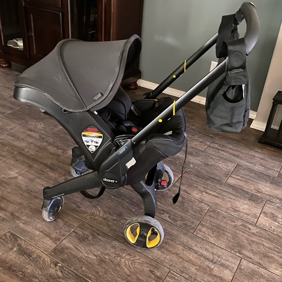 Midnight black doona stroller. - Picture 3 of 7